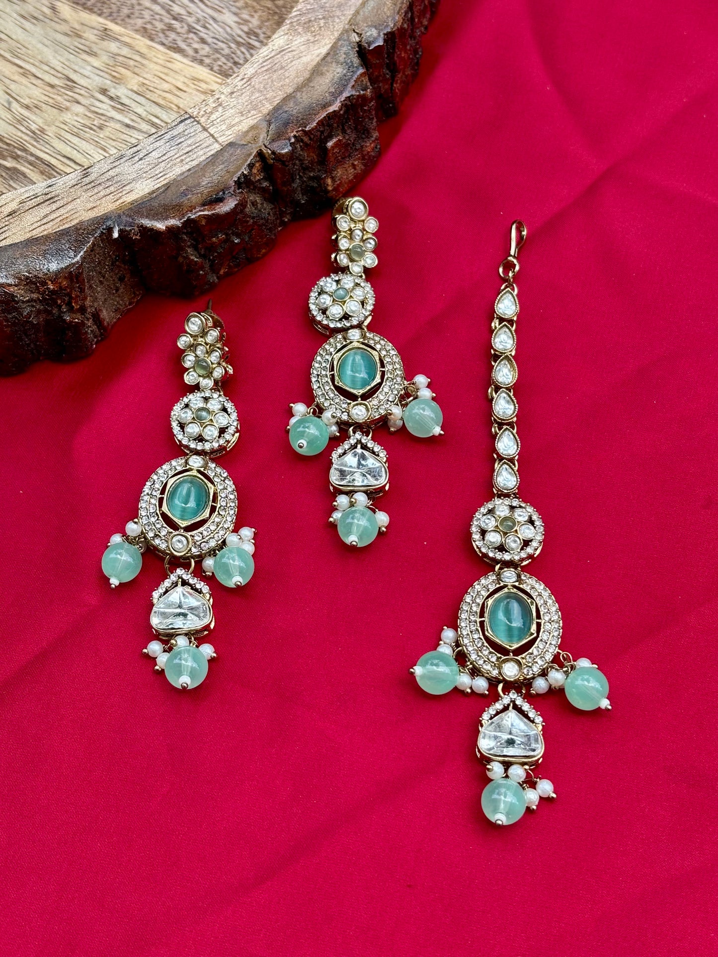 Mint Ena Kundan Jewellery Set