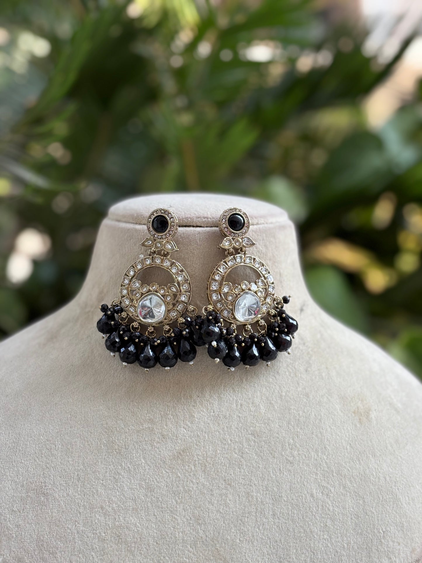 Black Shivin Kundan Jewellery Set