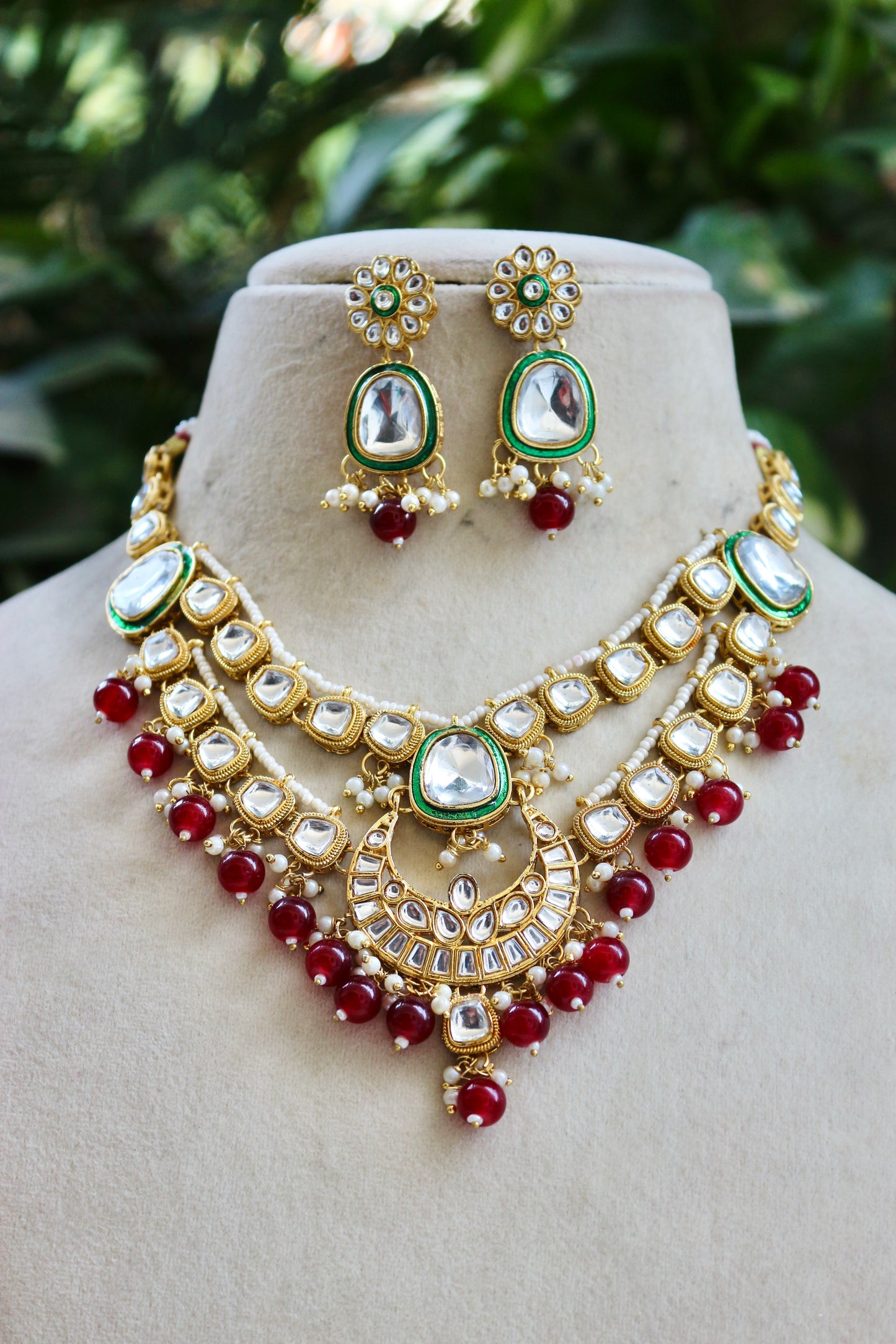 Maroon Aana Kundan Jewellery Set