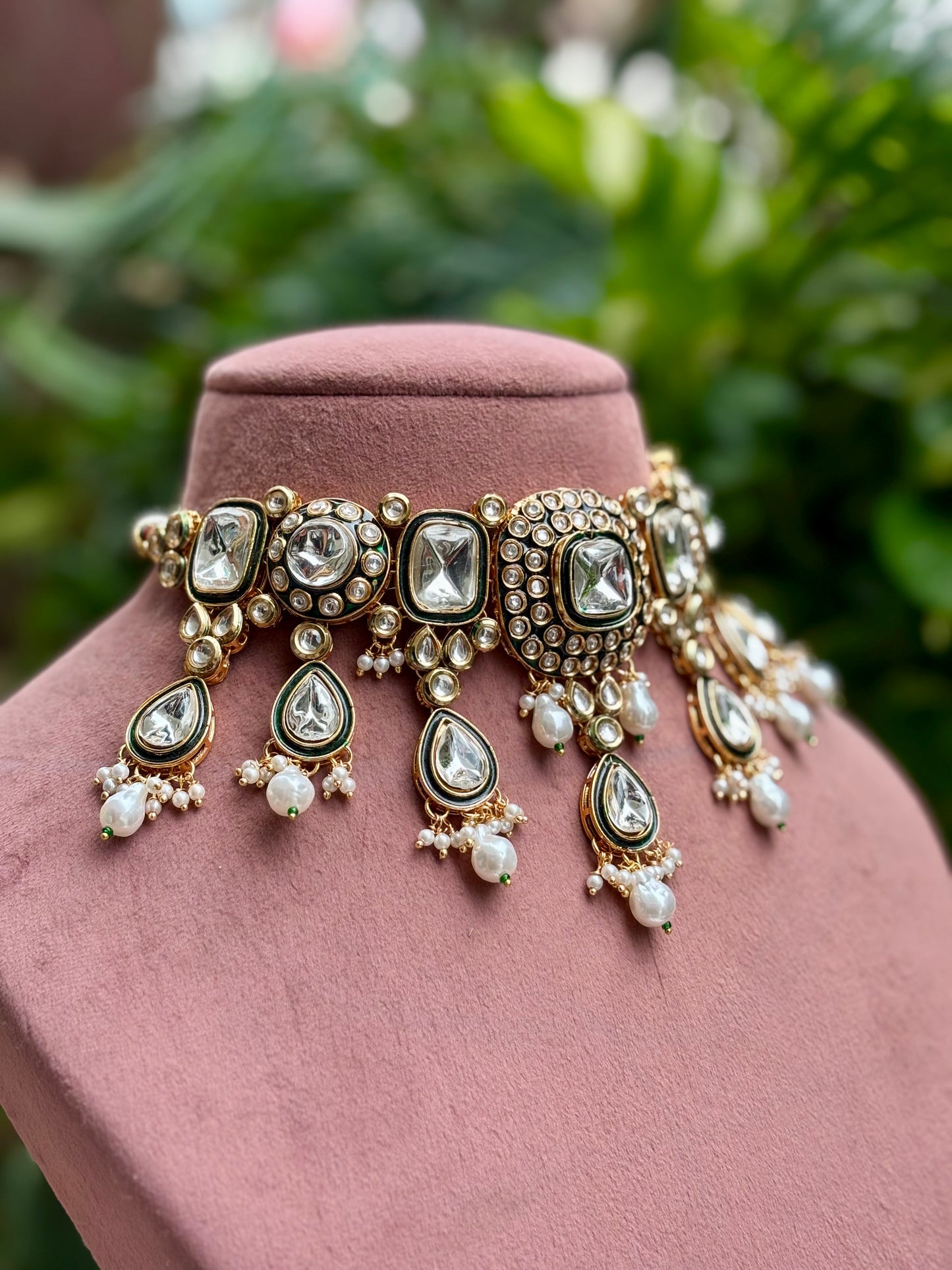 Ivory Nia Kundan Jewellery Set