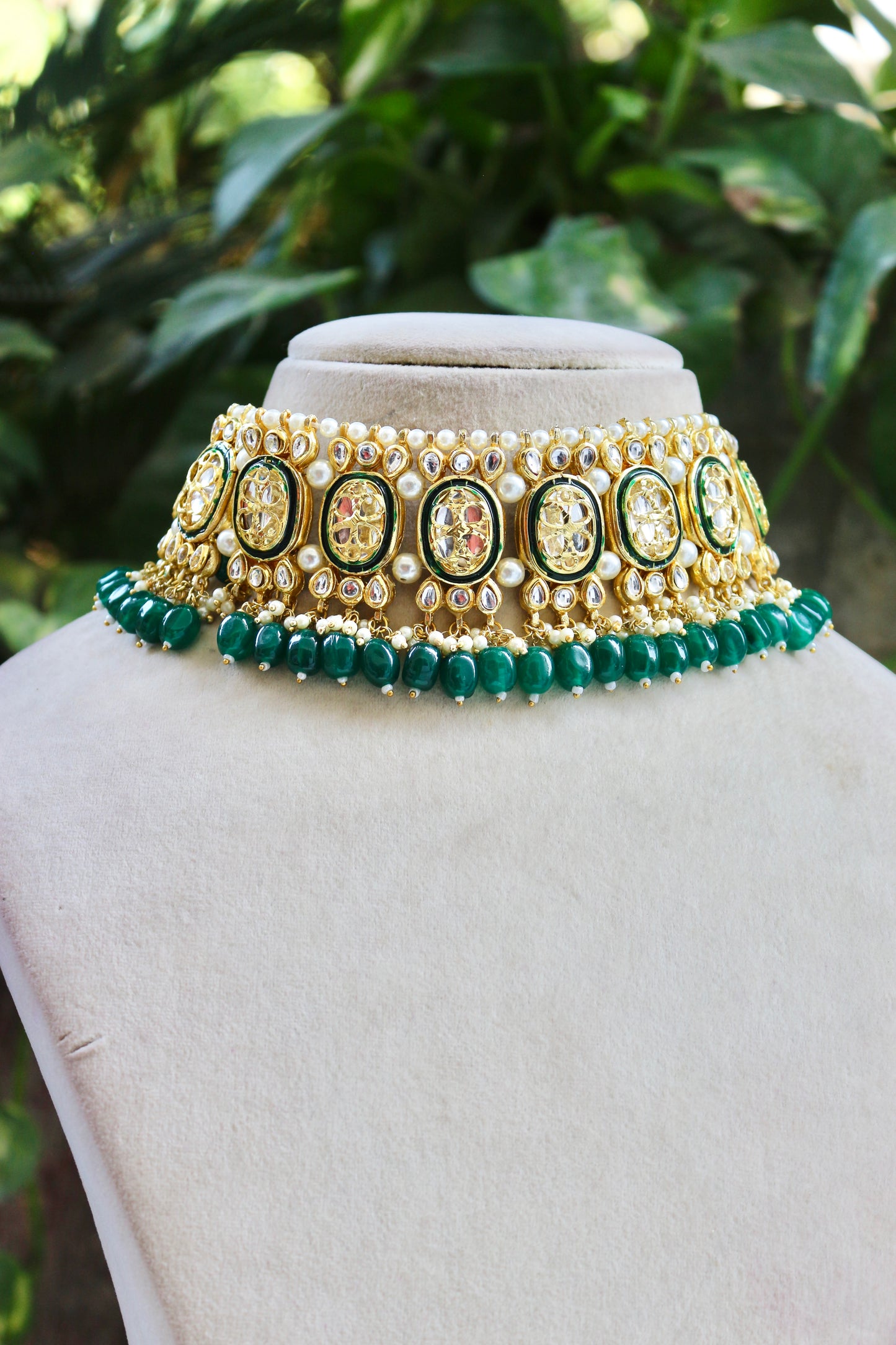 Green Diya Kundan Jewellery Set