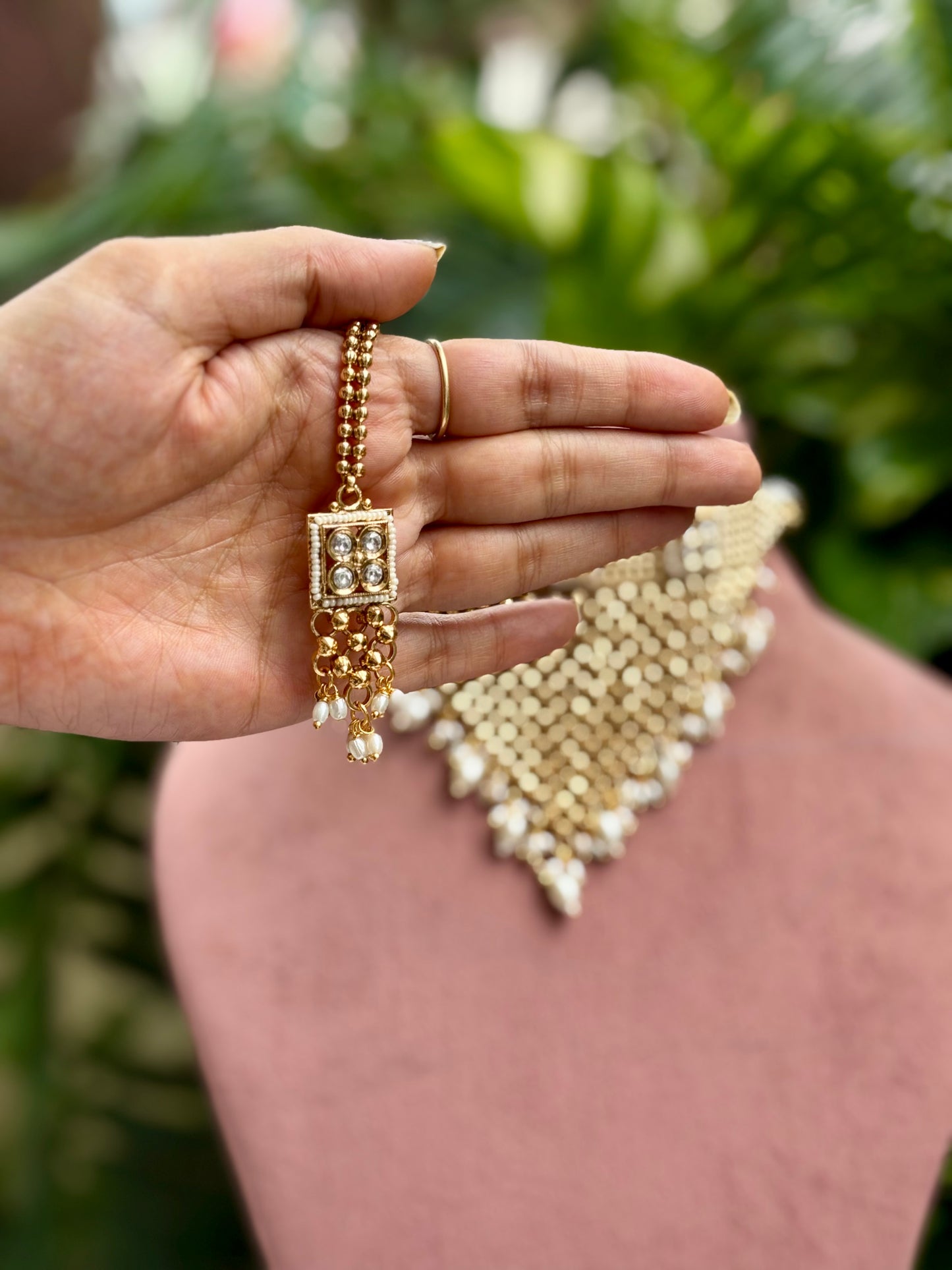 Ivory Maharani Choker Jewellery Set