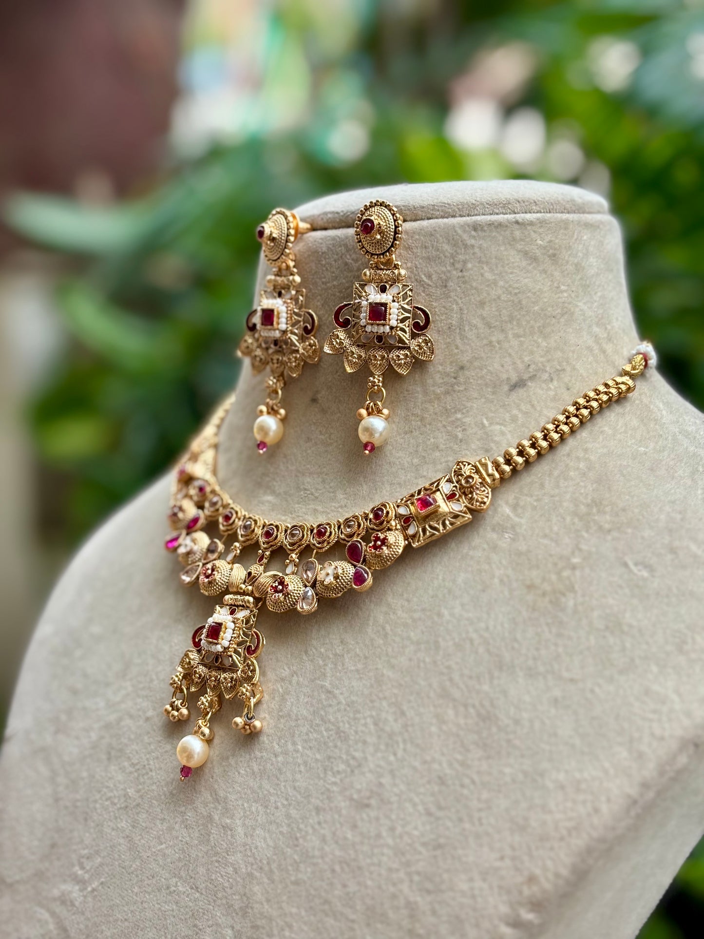 Red Mira Kundan Jewellery Set