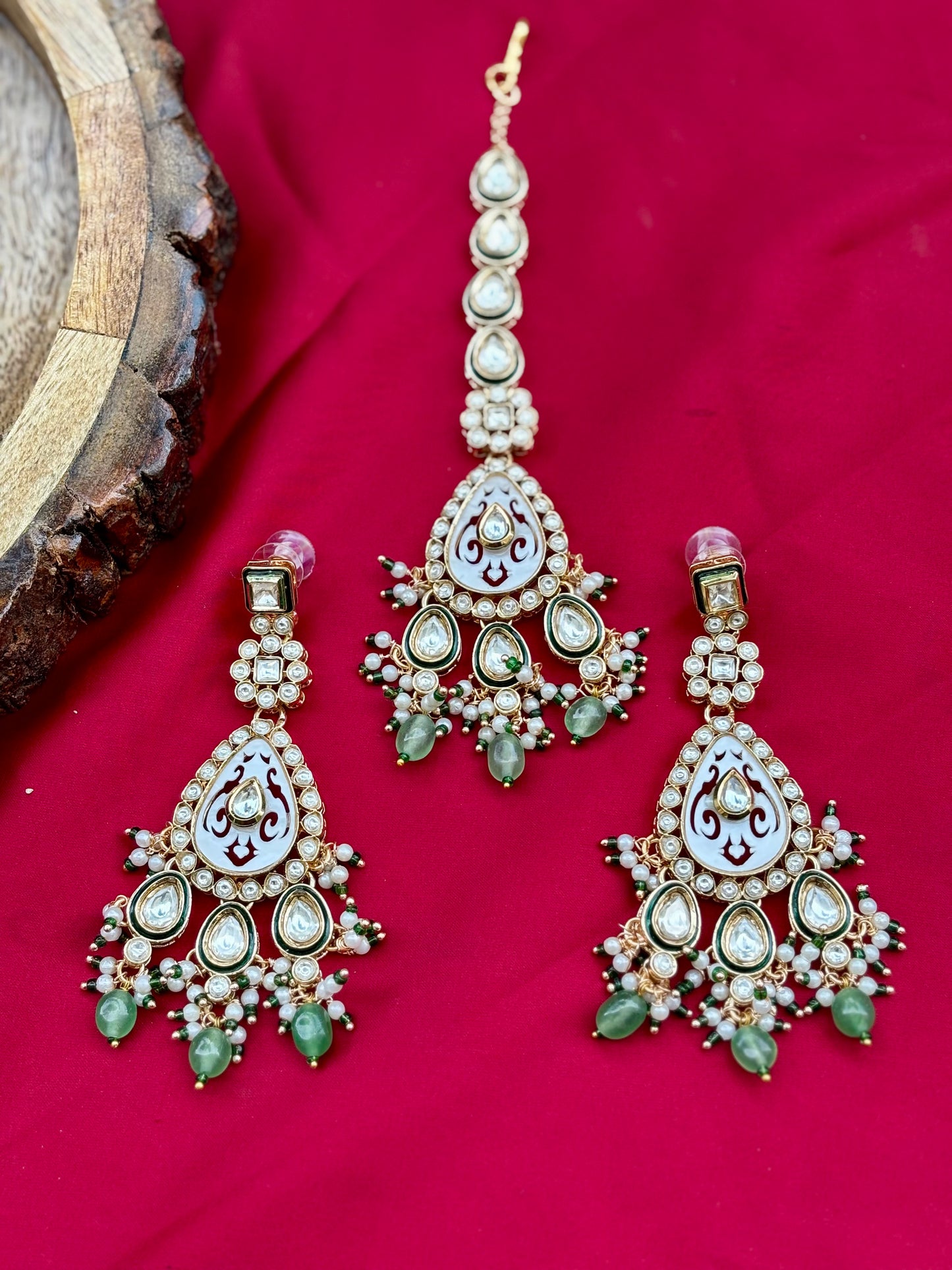 Mint Ishani Kundan Jewellery Set
