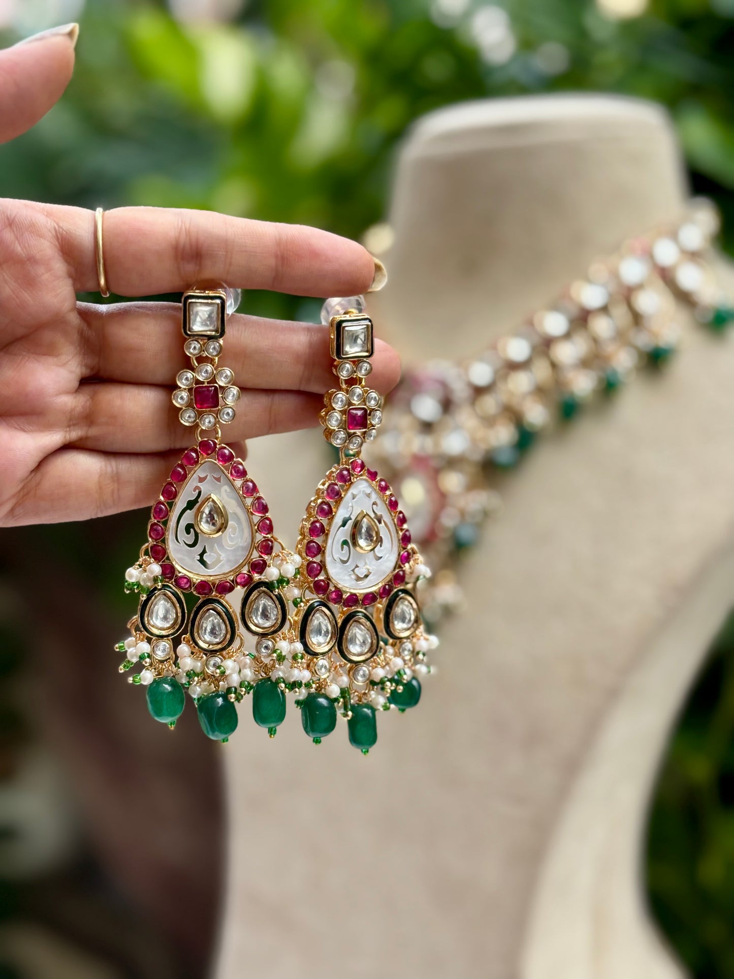 Green Reshu Kundan Jewellery Set