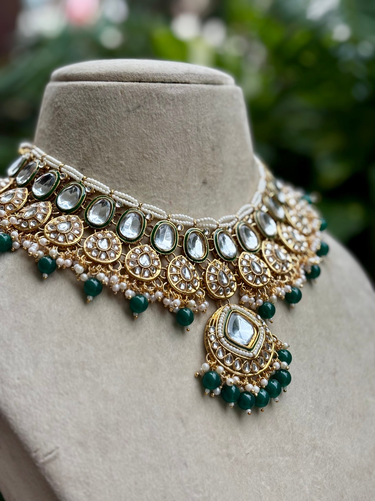 Green Krati Kundan Jewellery Set