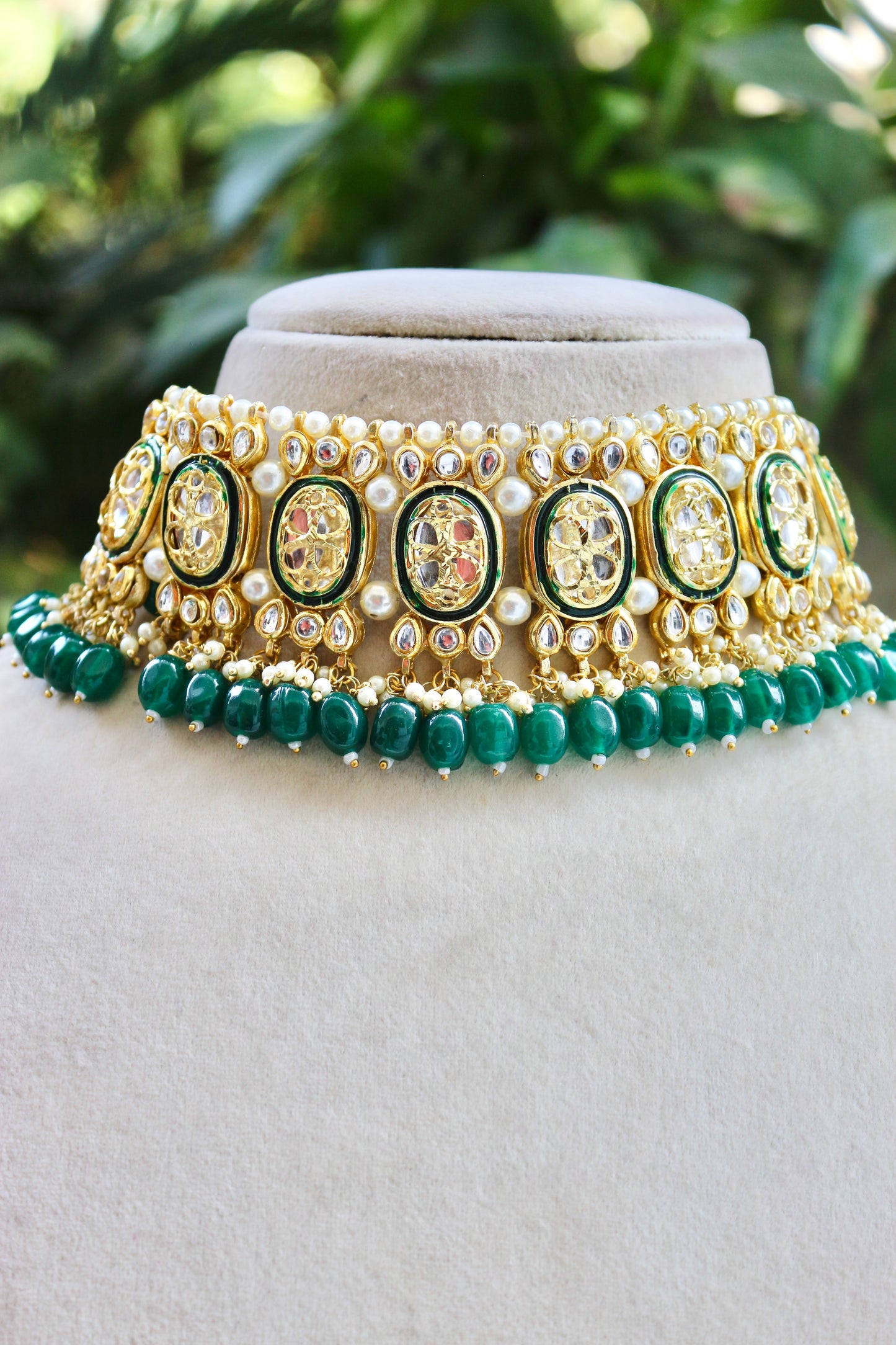 Green Diya Kundan Jewellery Set