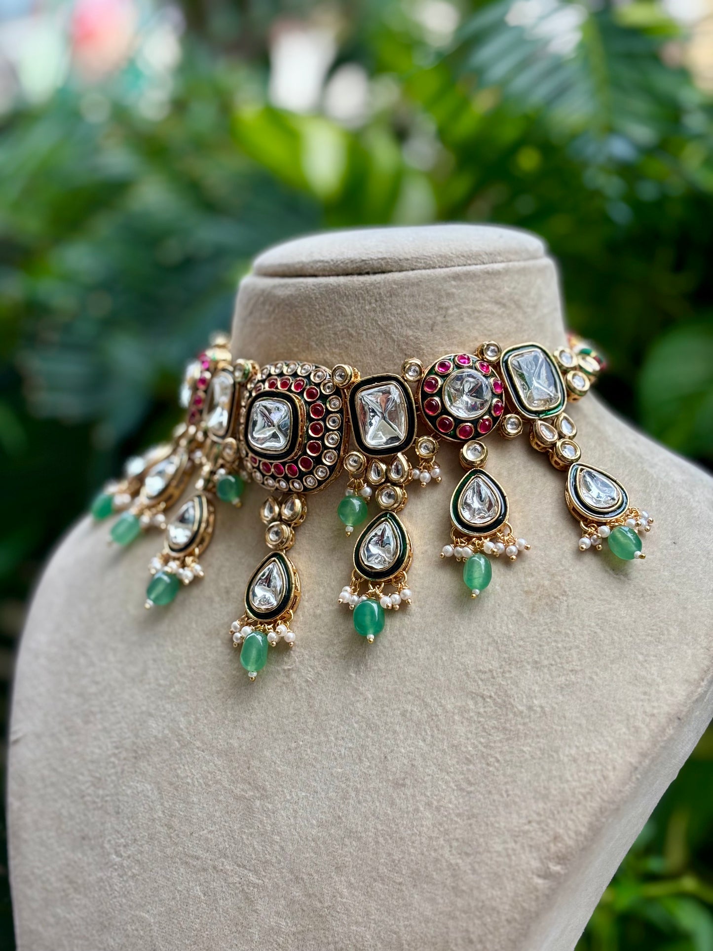 Mint Nia Kundan Jewellery Set