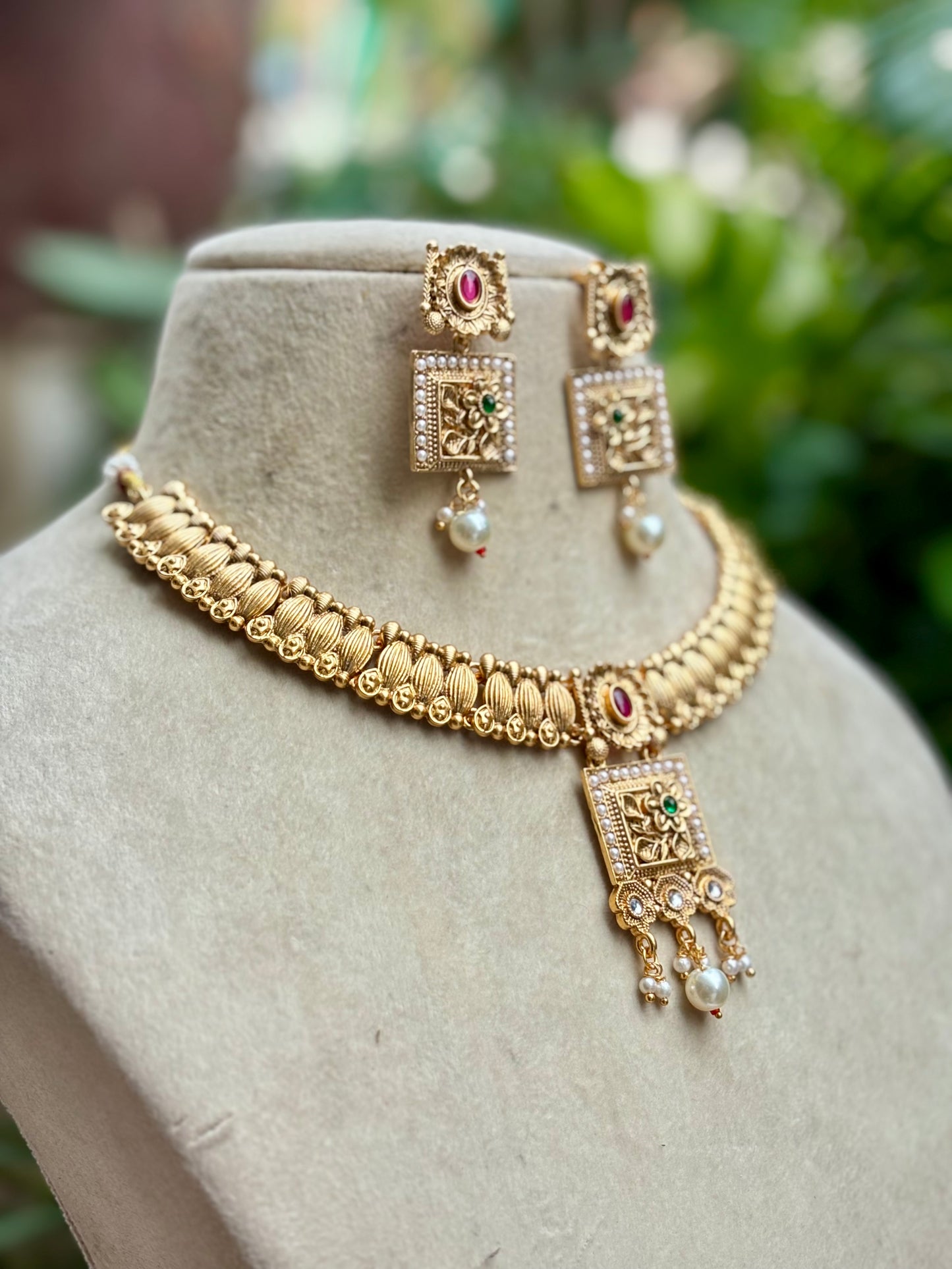 Multicolour Vani Kundan Jewellery Set