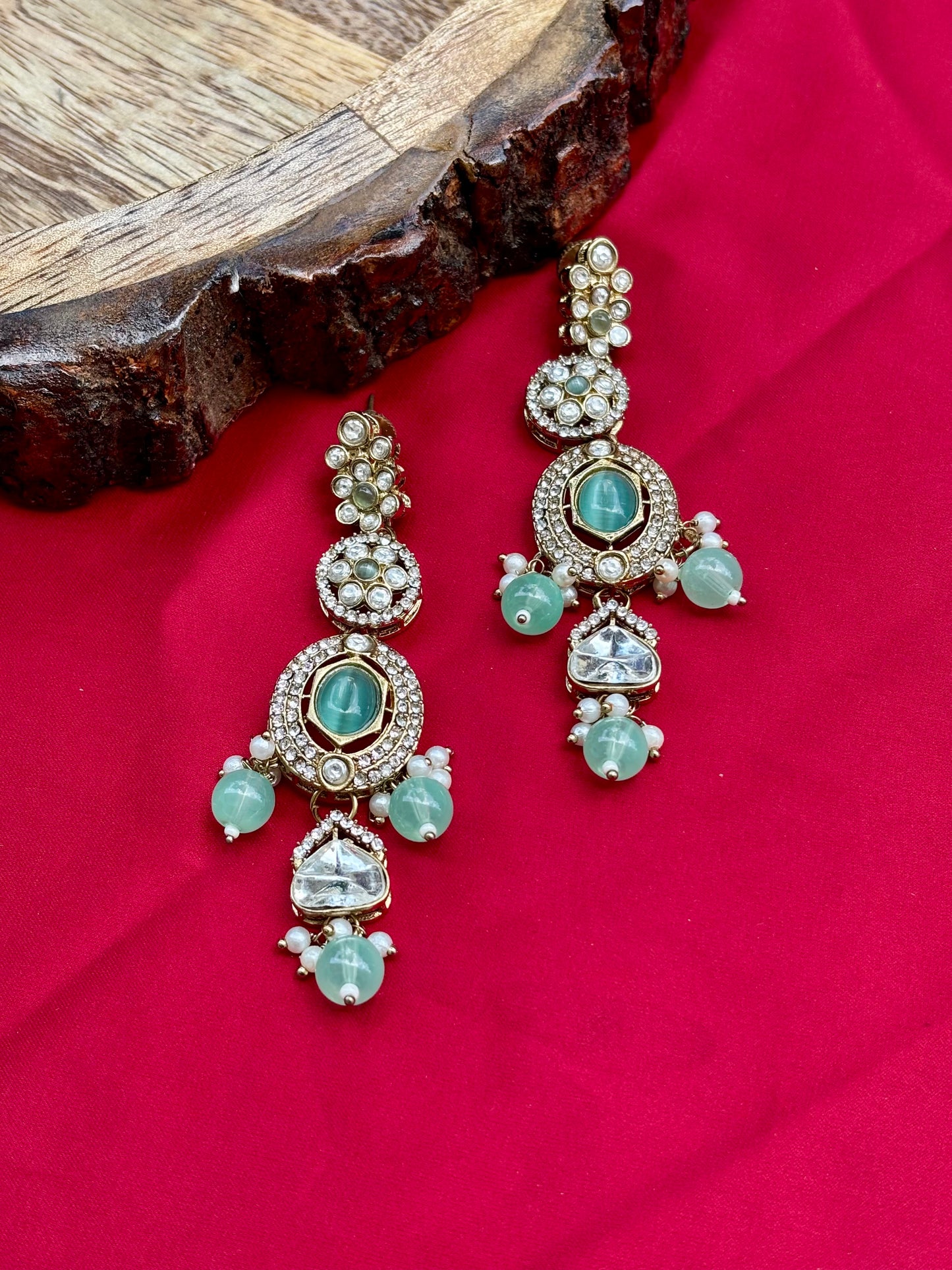 Mint Ena Kundan Jewellery Set