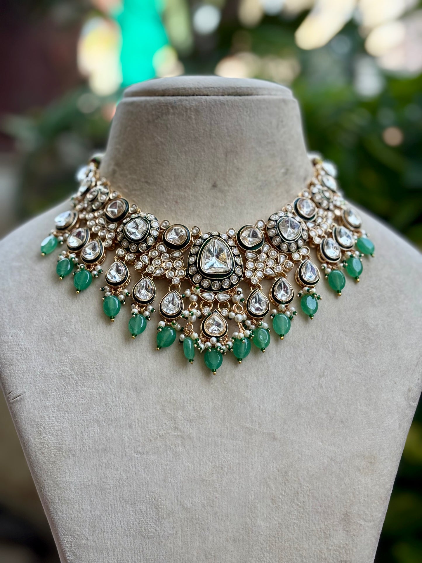 Mint Tavi Kundan Jewellery Set