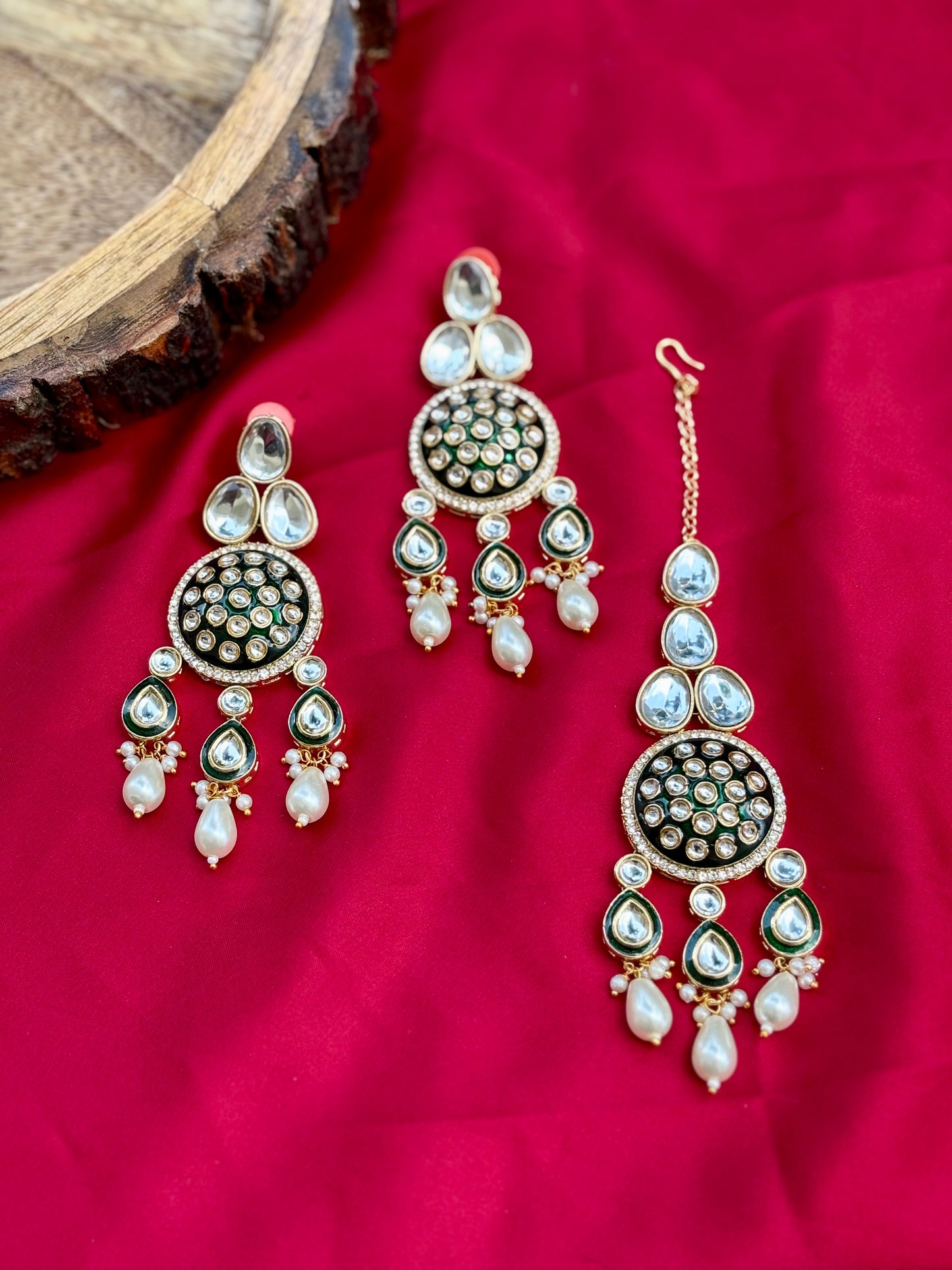 Ivory Keya Kundan Jewellery Set