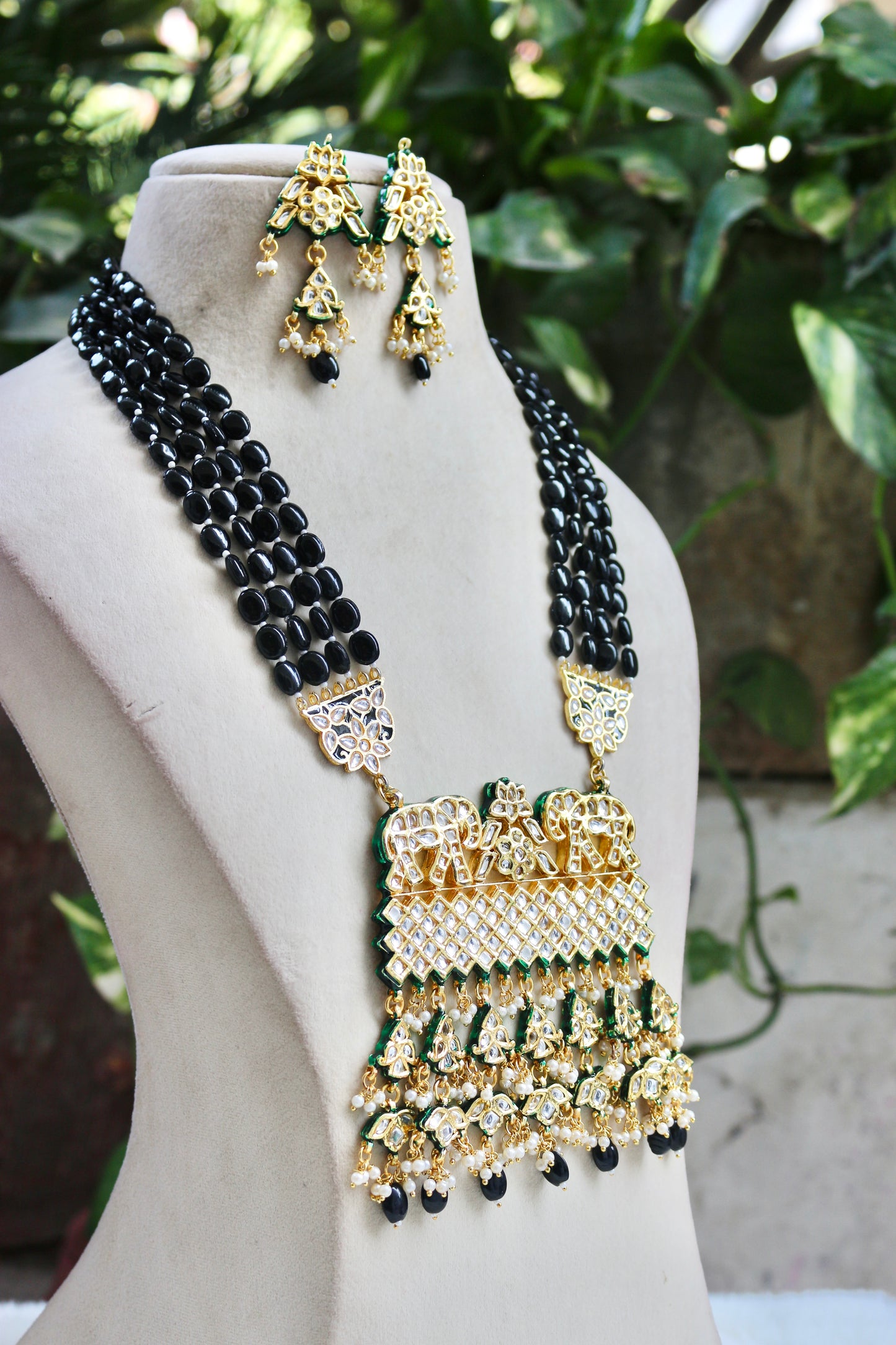 Black Rashi Kundan Jewellery Set