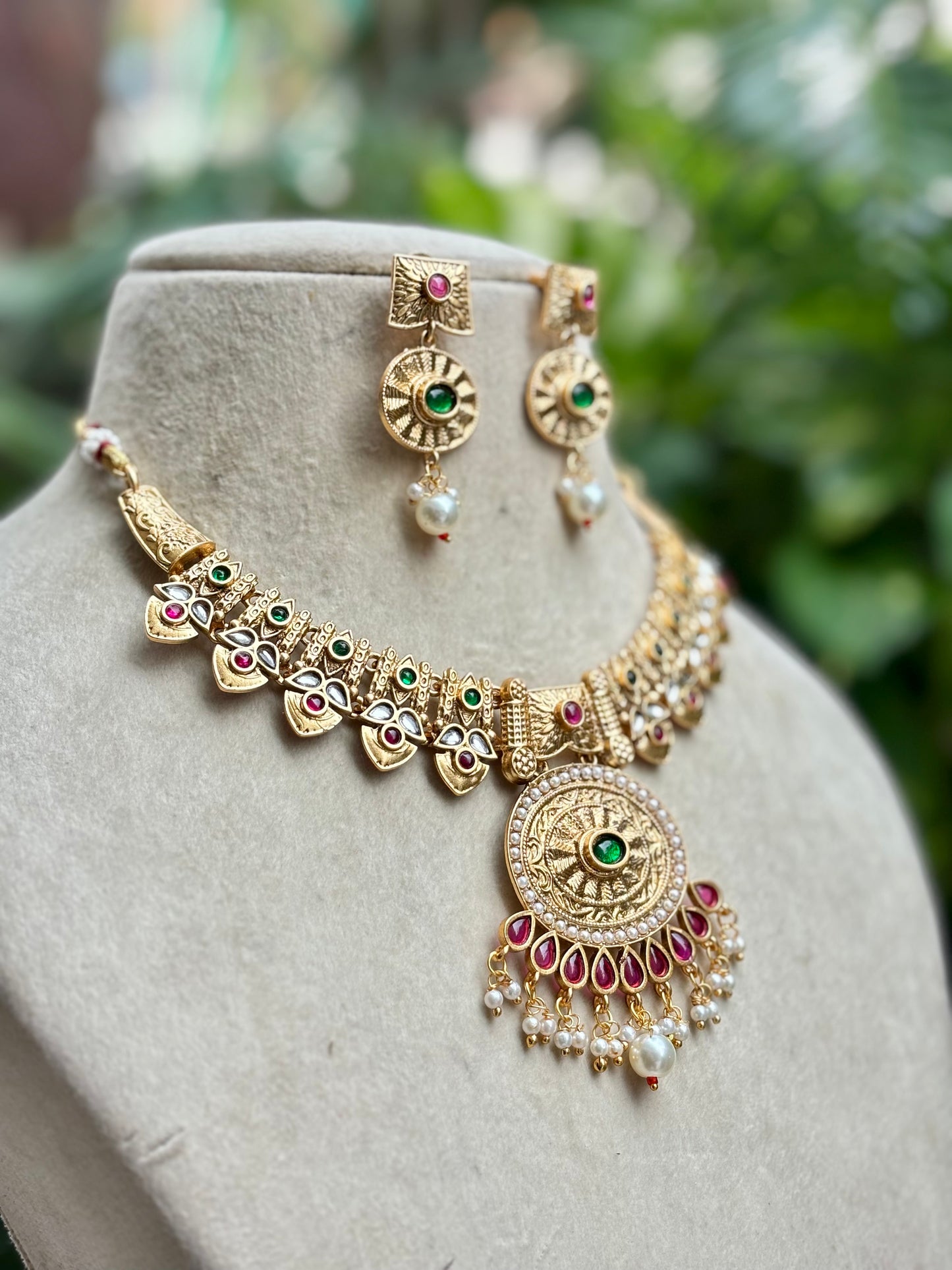 Multicolour Vanya Kundan Jewellery Set