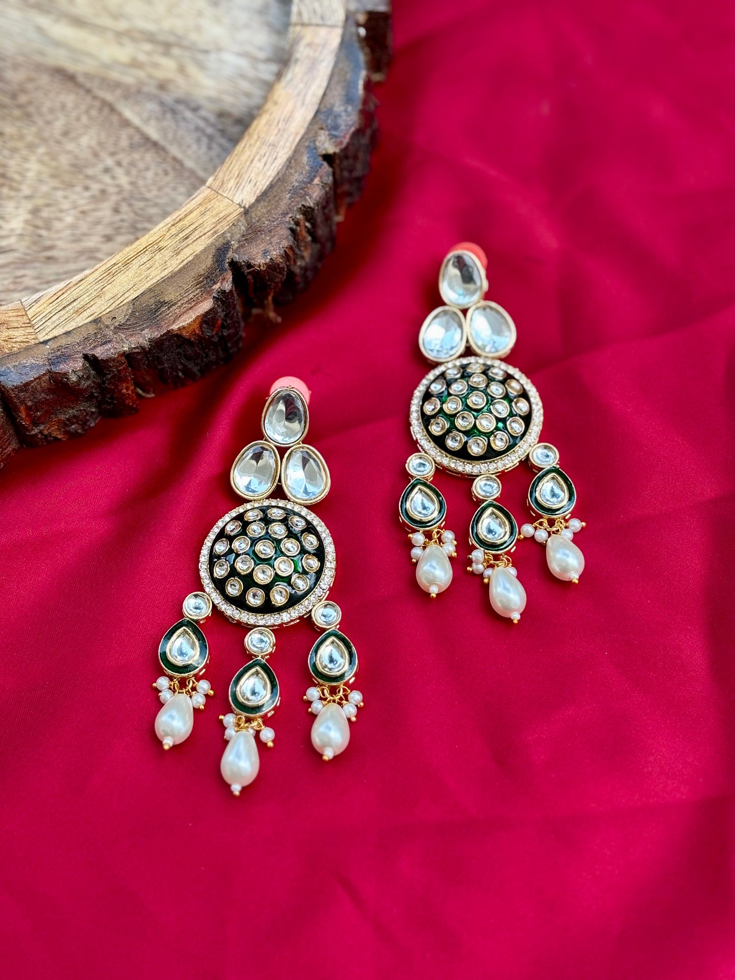 Ivory Keya Kundan Jewellery Set
