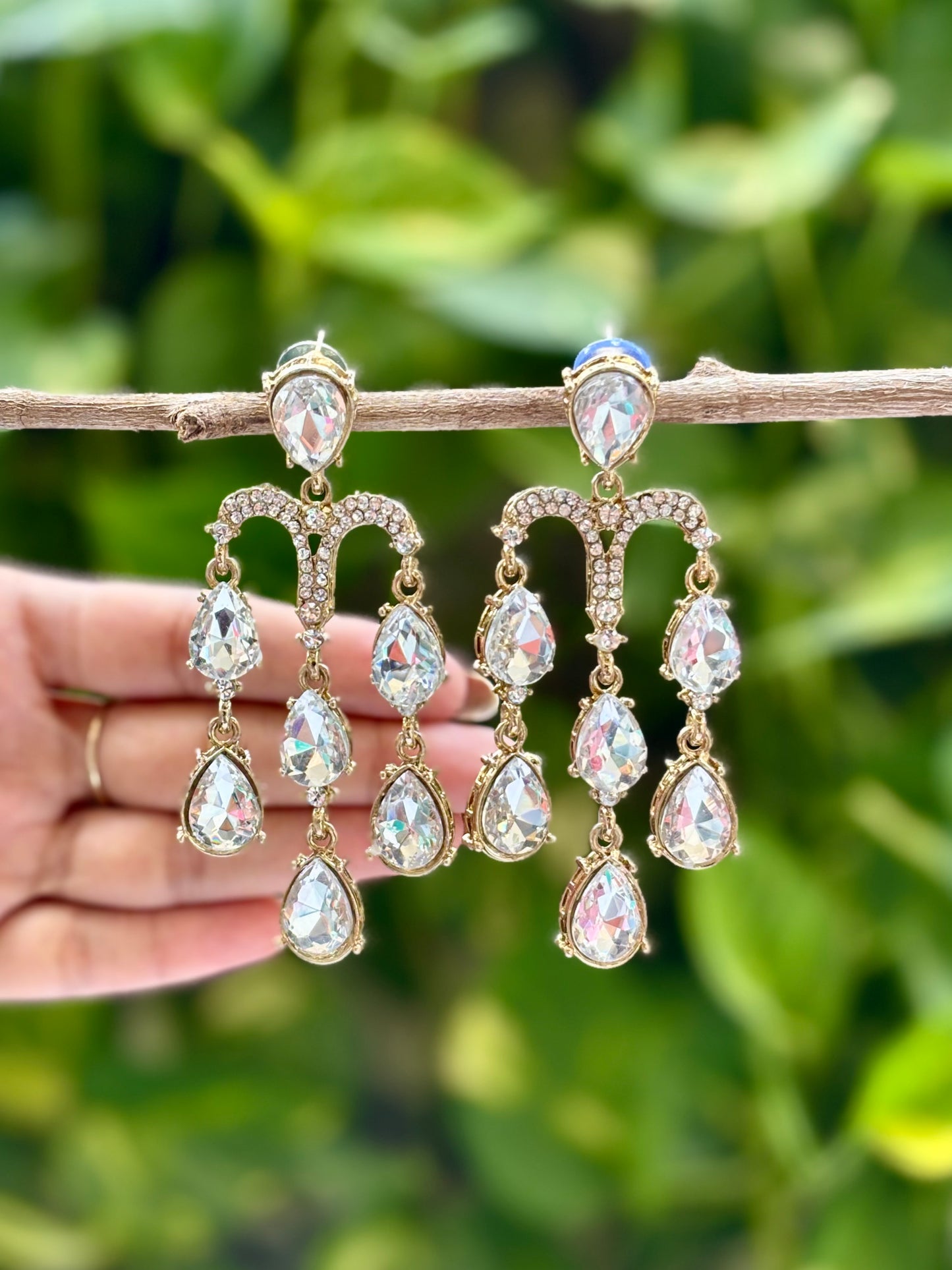 Antique White lvy Danglers