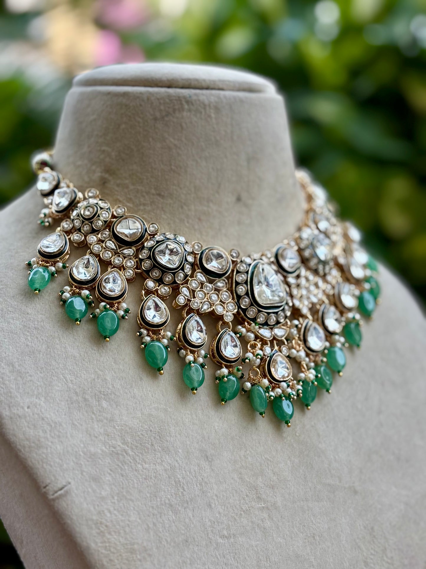 Mint Tavi Kundan Jewellery Set