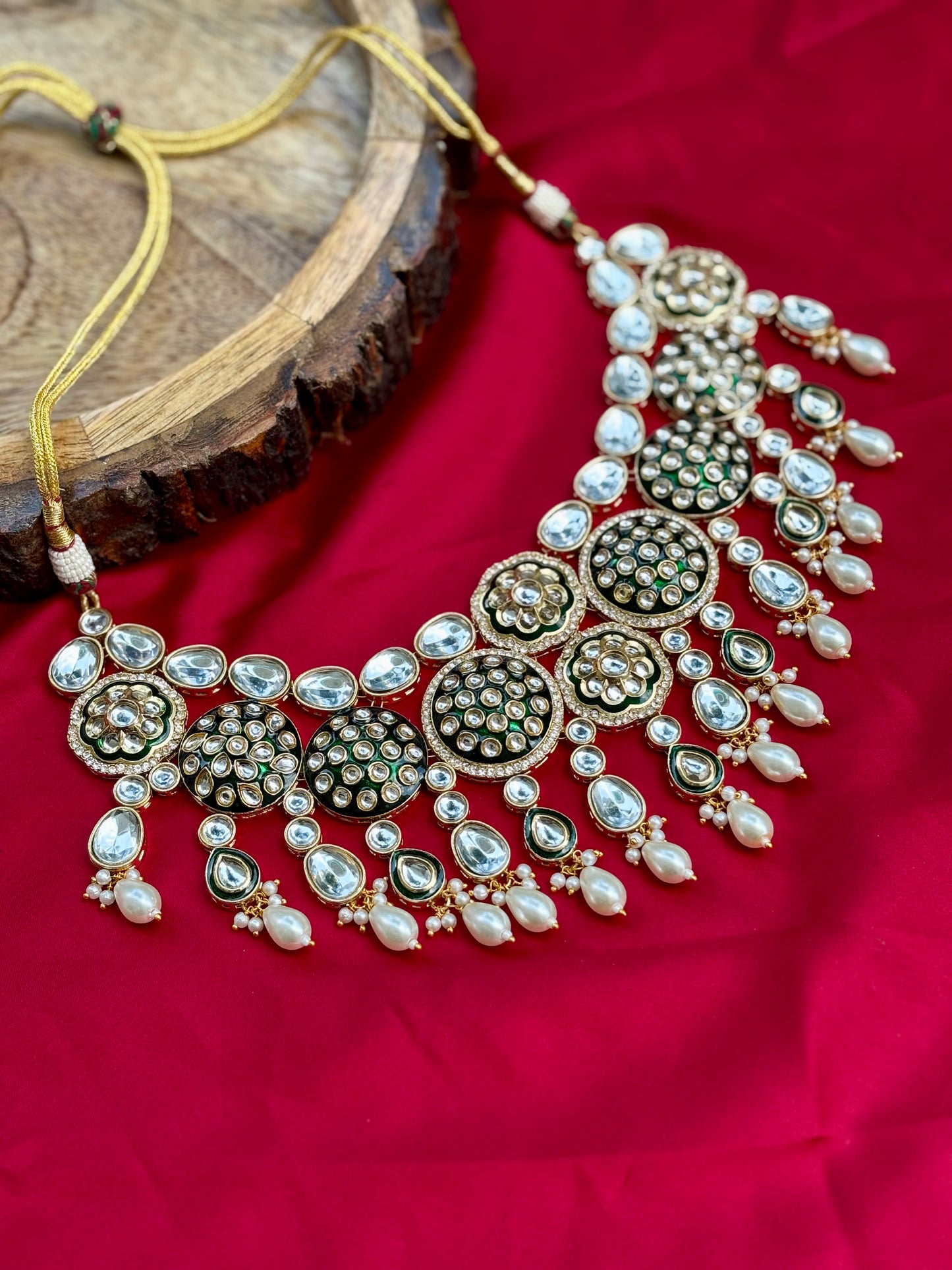 Ivory Keya Kundan Jewellery Set