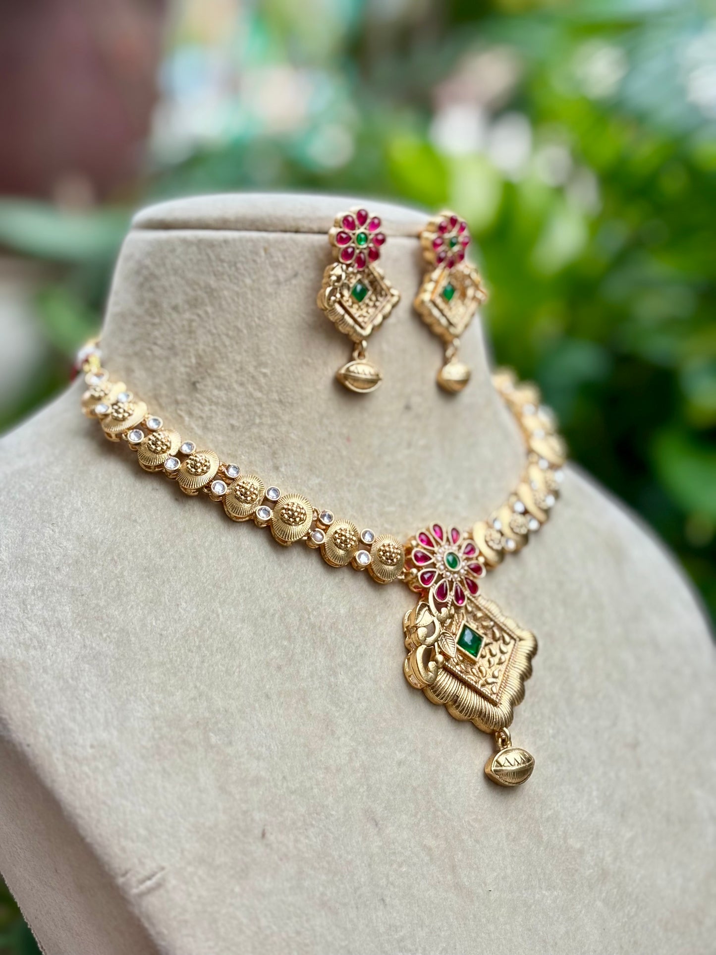 Multicolour Jinu Kundan Jewellery Set