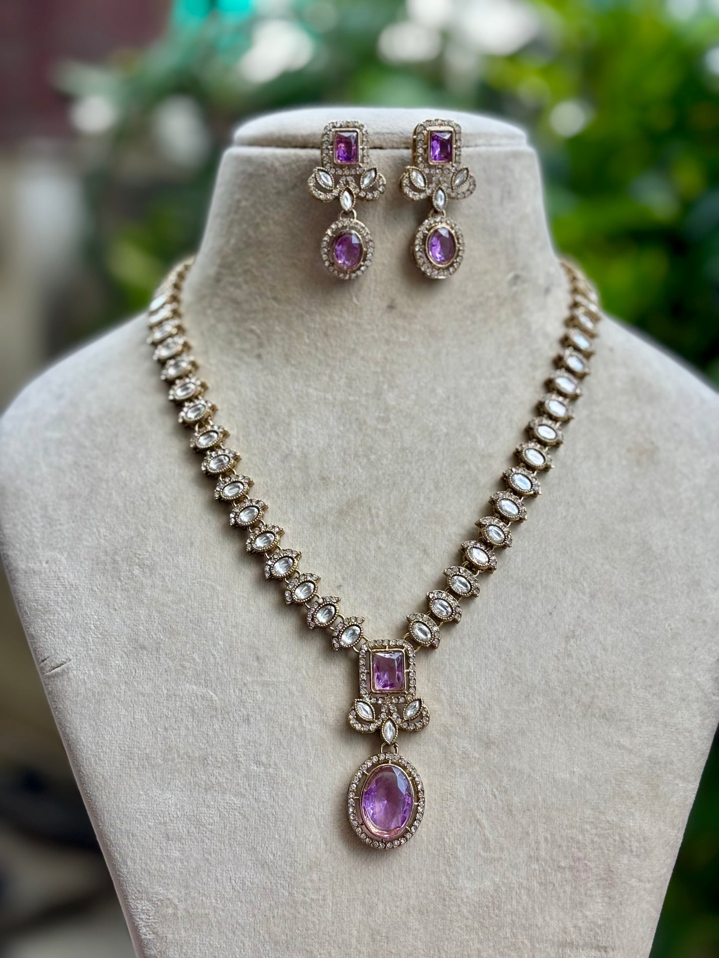 Lavender Nia Kundan Jewellery Set