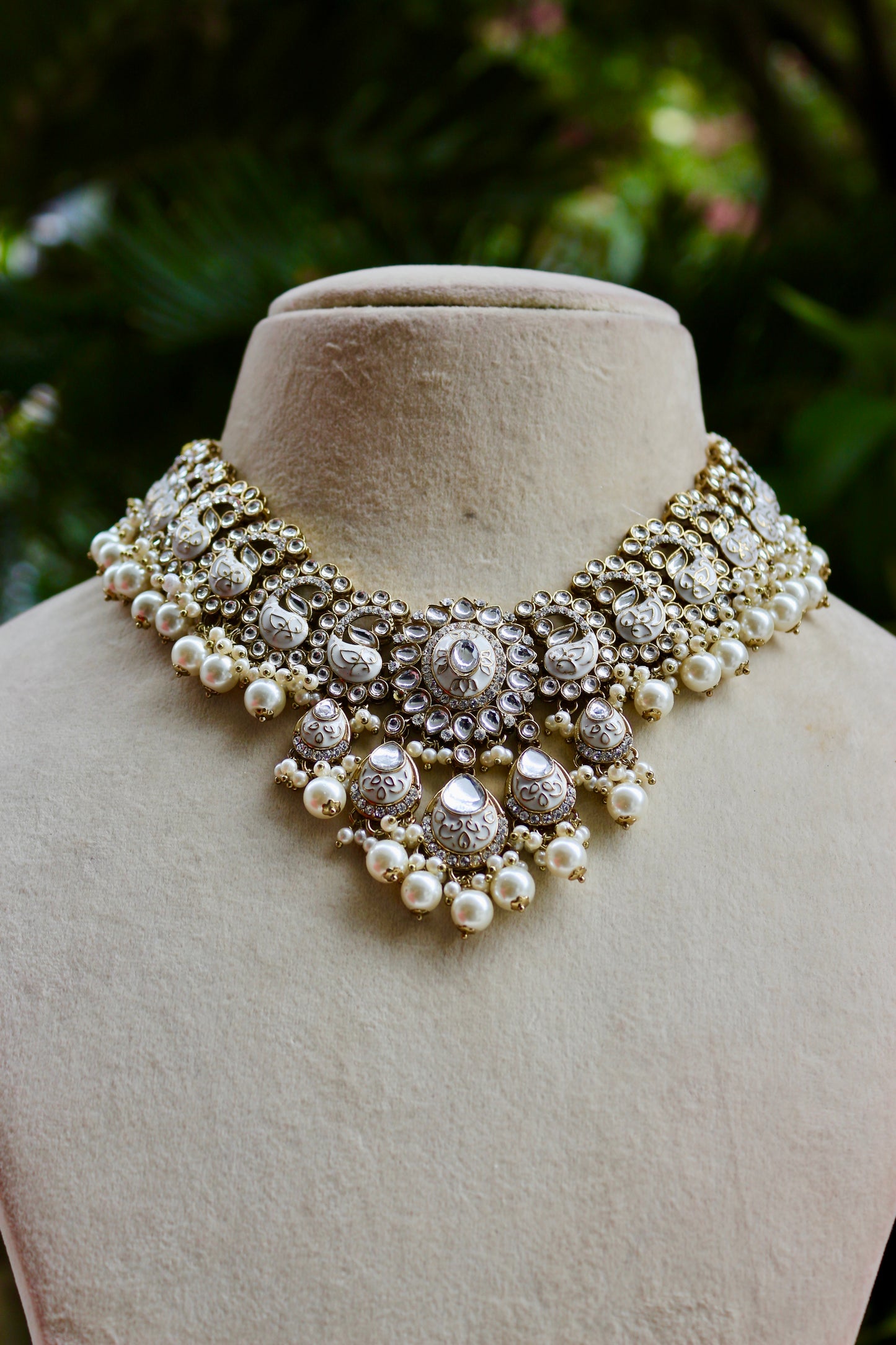 Ivory Vidya Kundan Jewellery Set