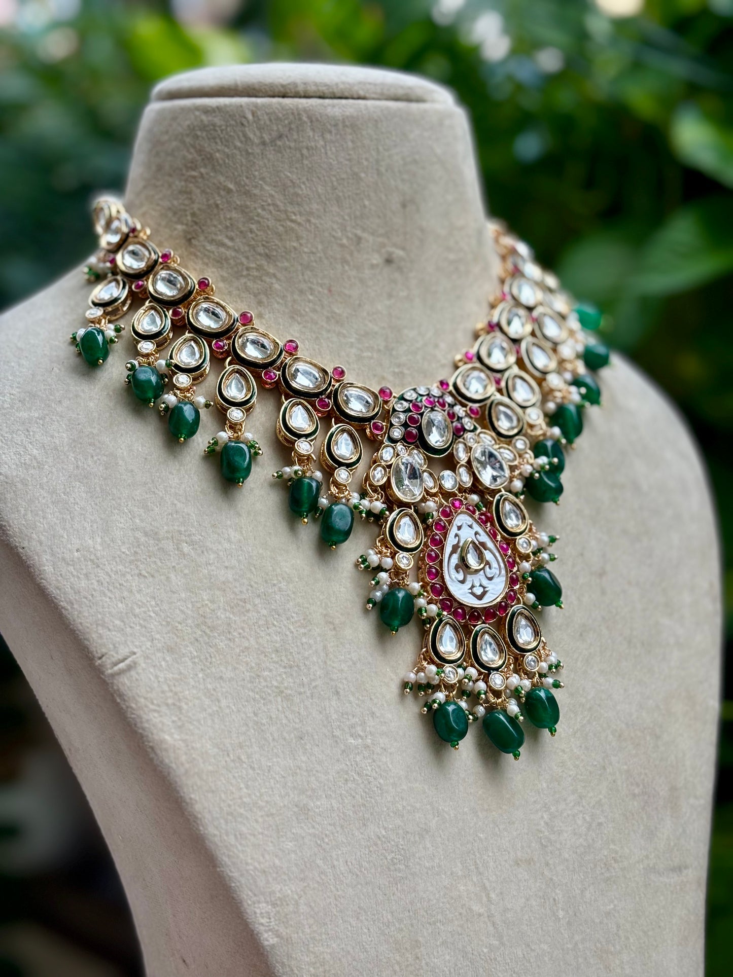 Green Reshu Kundan Jewellery Set