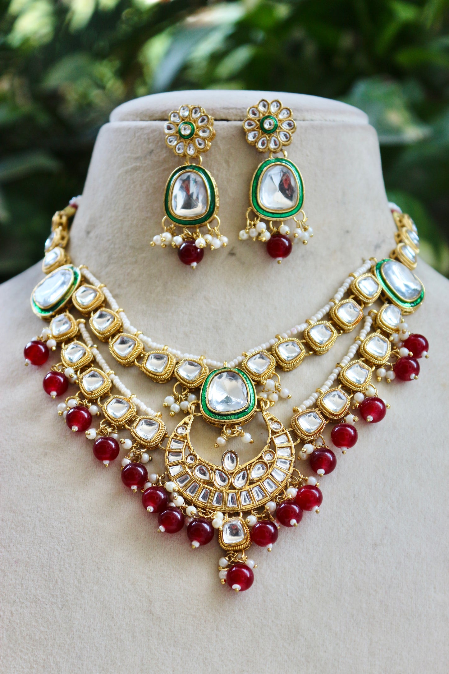 Maroon Aana Kundan Jewellery Set
