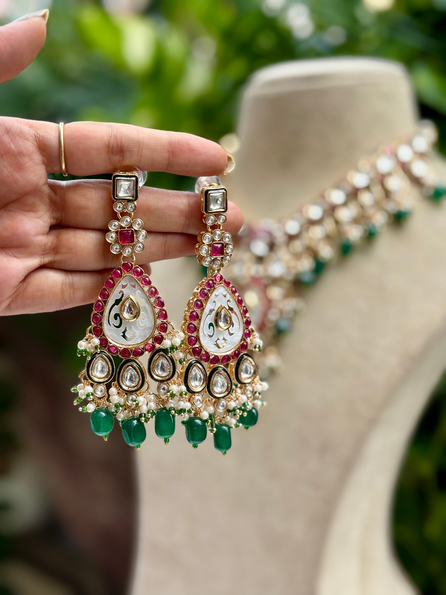 Green Reshu Kundan Jewellery Set