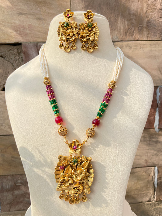 Multicolour Mona Rajwadi Jewellery Set