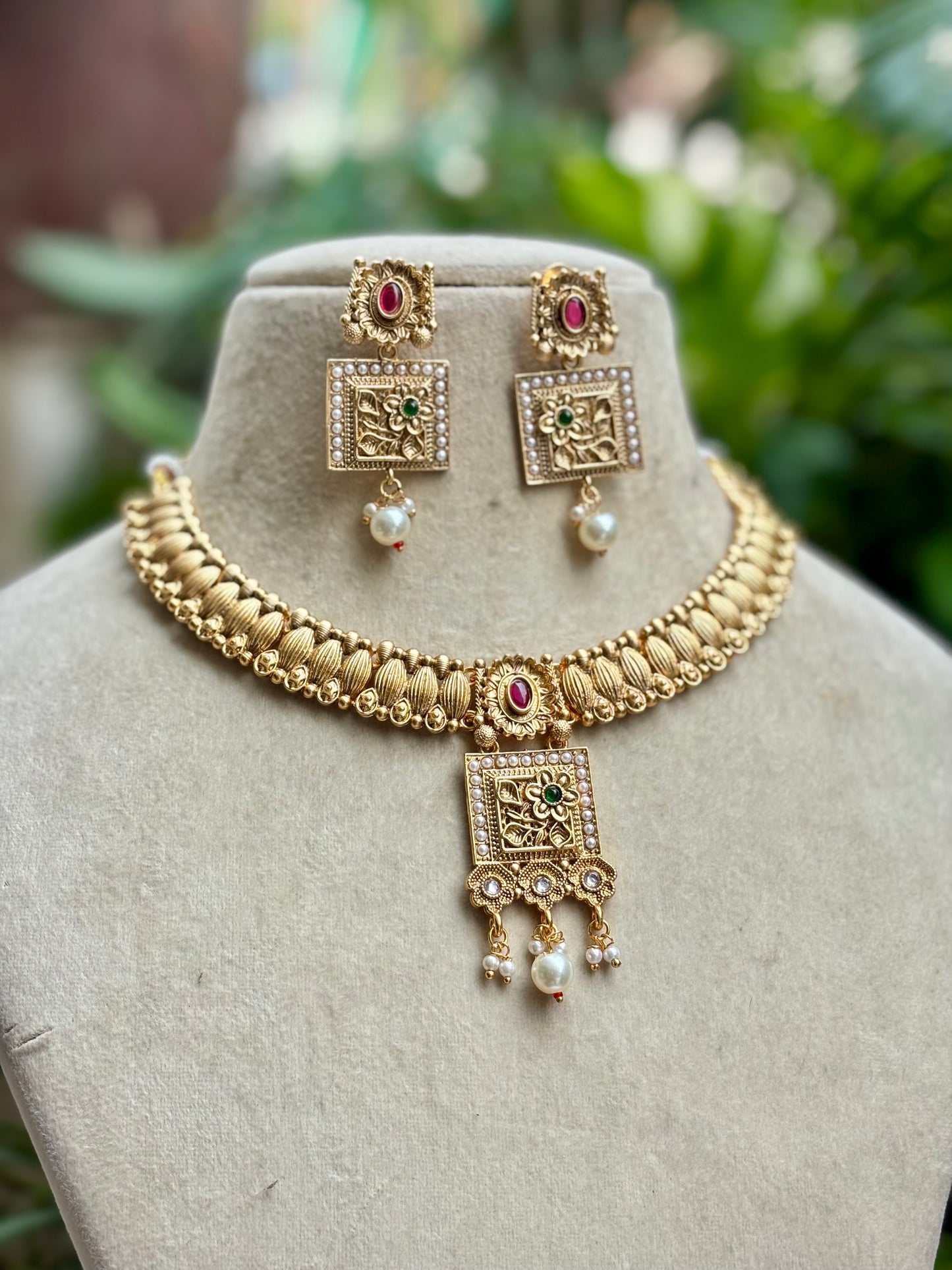 Multicolour Vani Kundan Jewellery Set