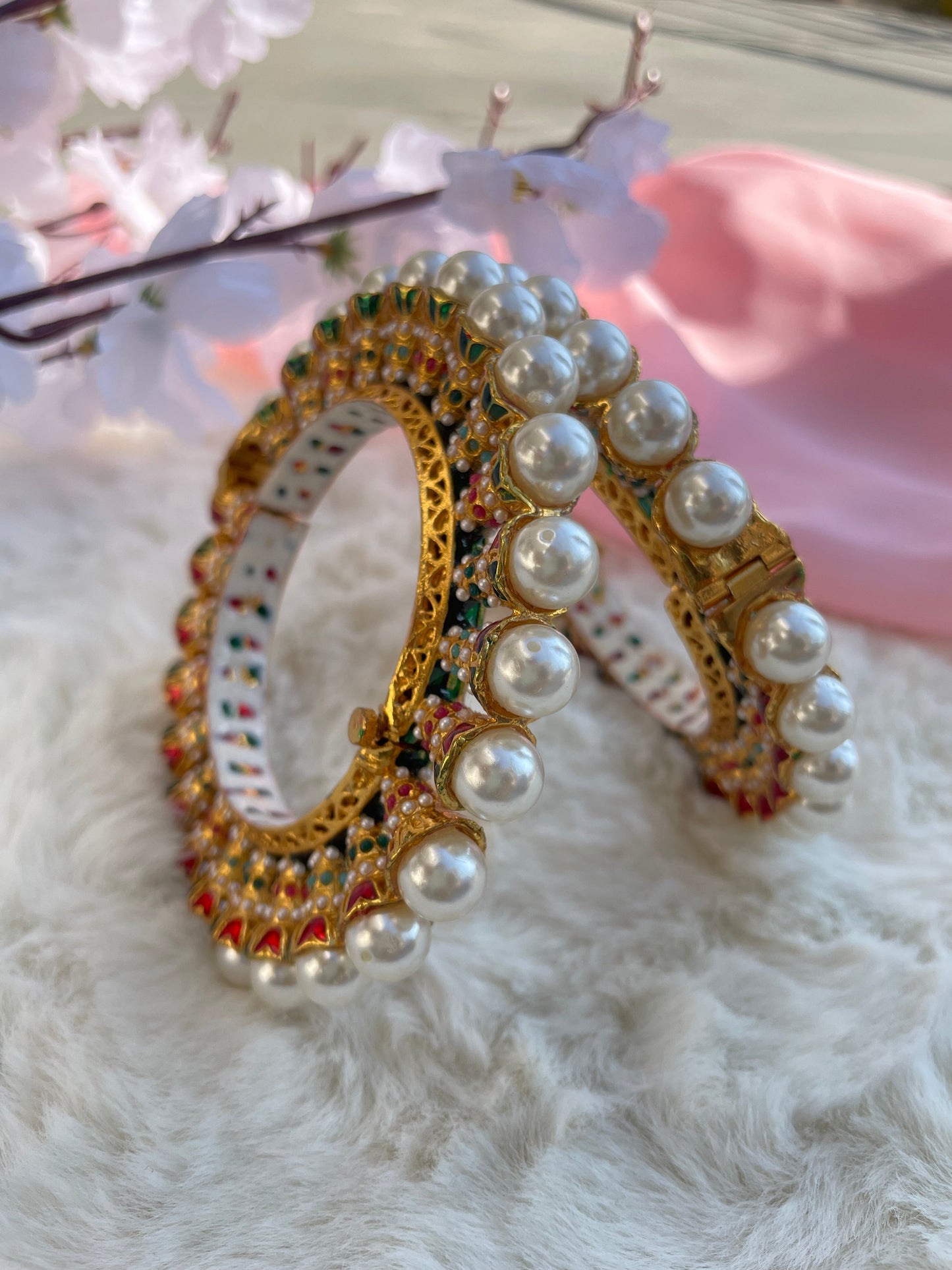 White Pearls Rajwada Pacheli Bangles (Size 2’8)