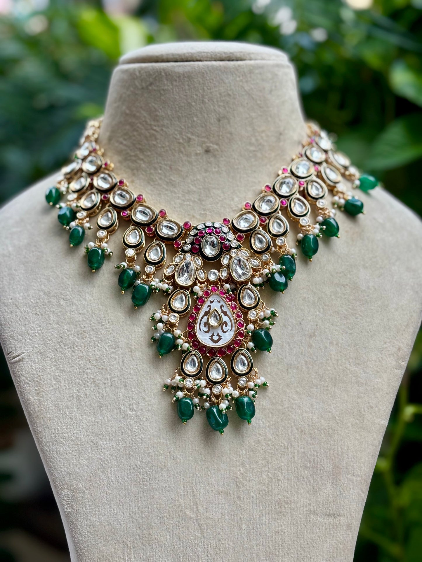 Green Reshu Kundan Jewellery Set