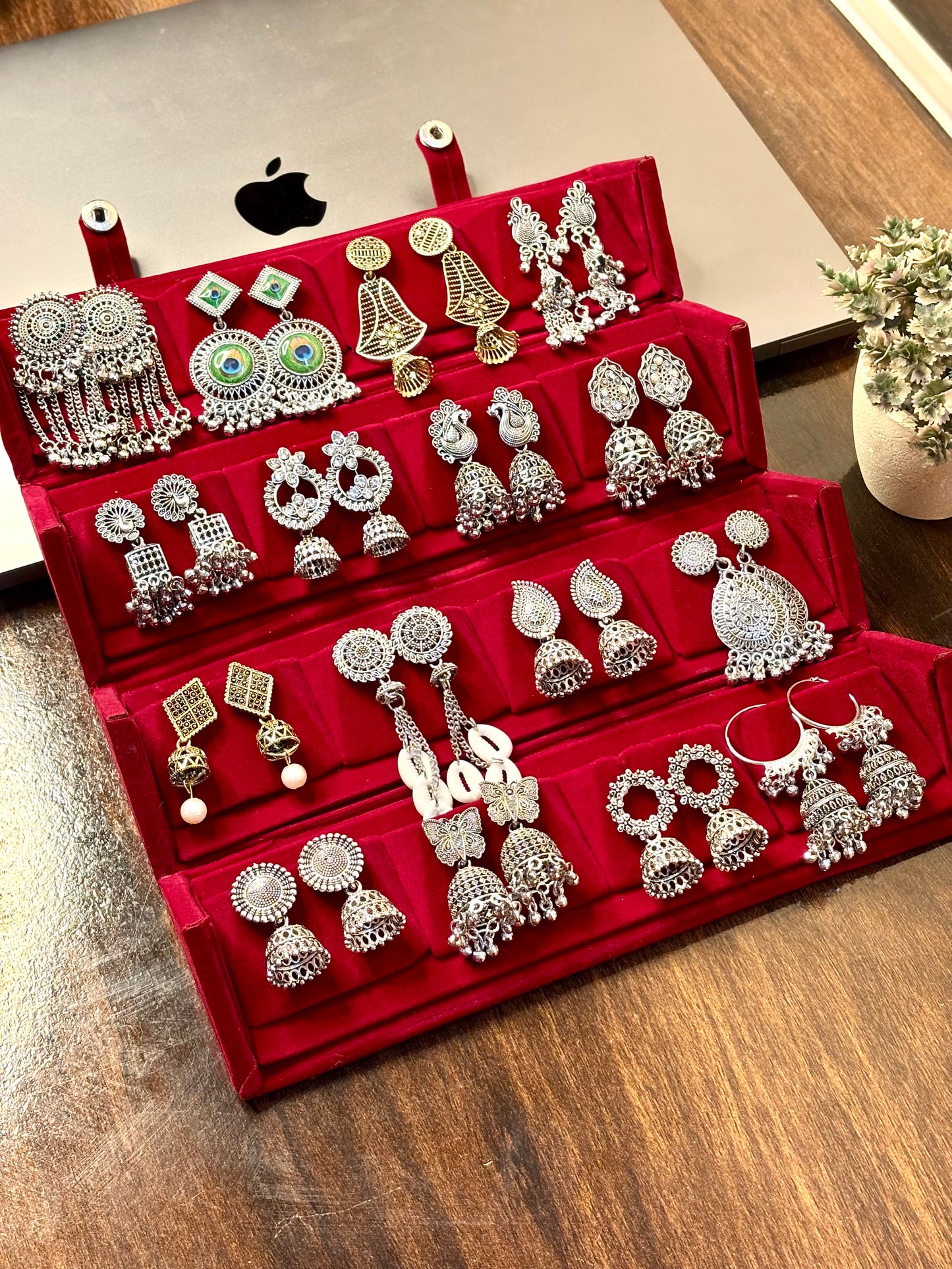 Premium 16pcs Jhumka Box Gift Set
