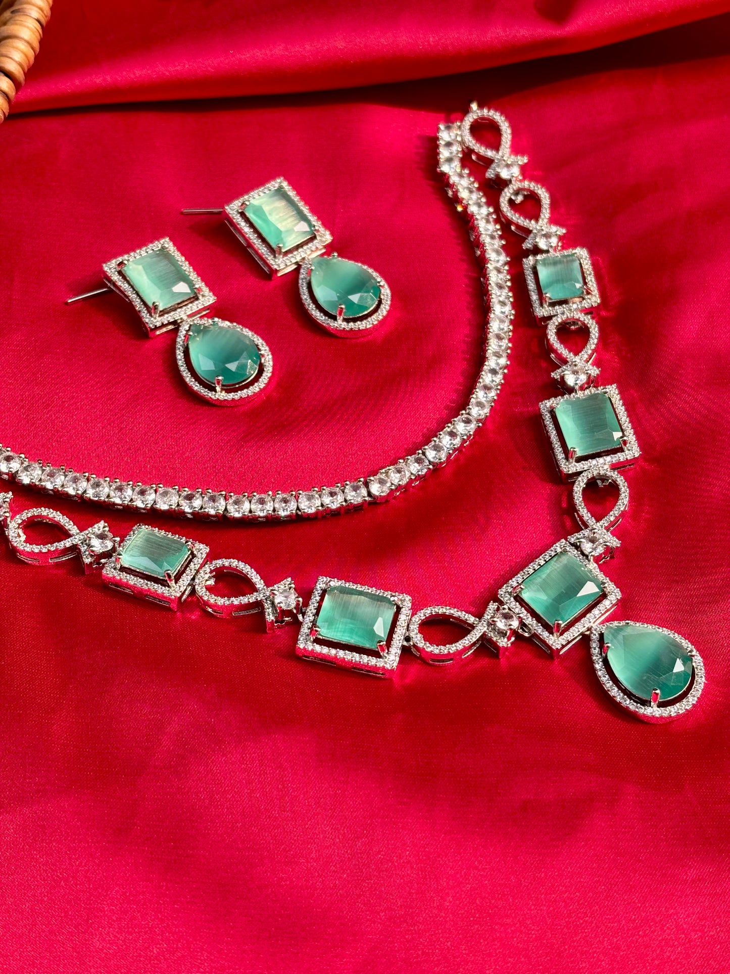 Mint Aamaya Zirconia Jewellery Set