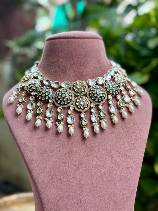 Ivory Keya Kundan Jewellery Set
