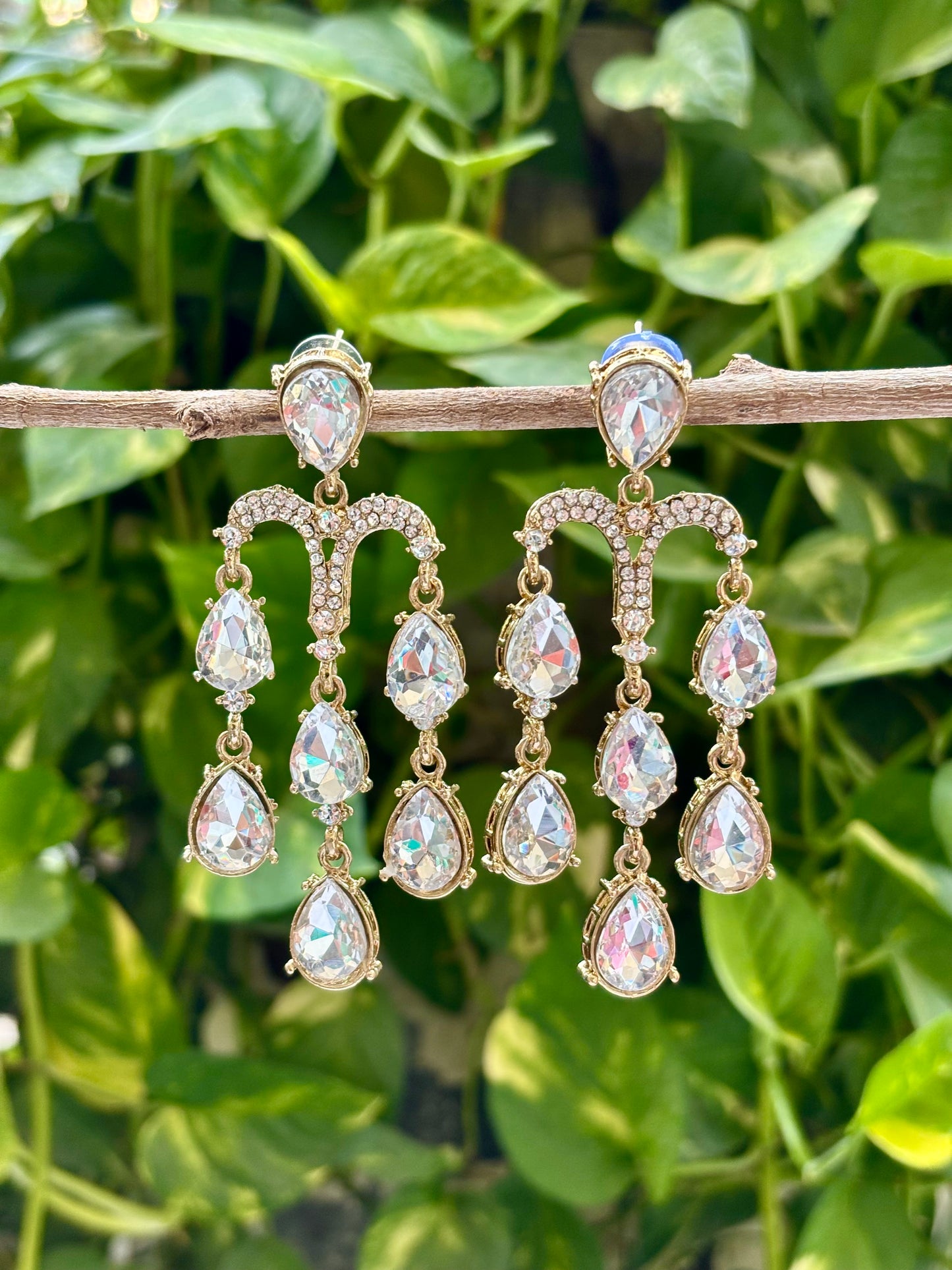 Antique White lvy Danglers
