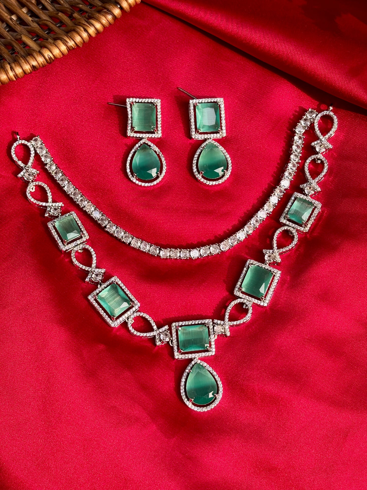 Mint Aamaya Zirconia Jewellery Set