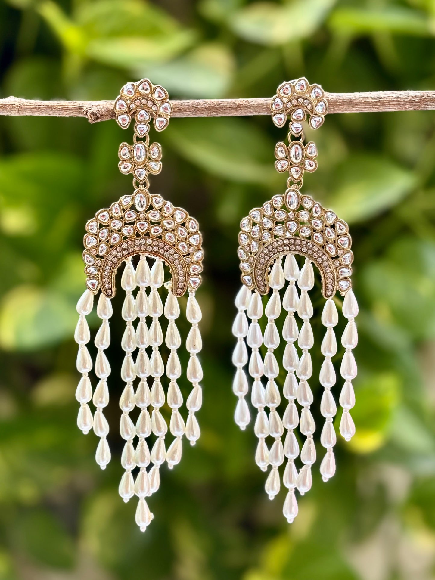 Antique White Noor Danglers￼
