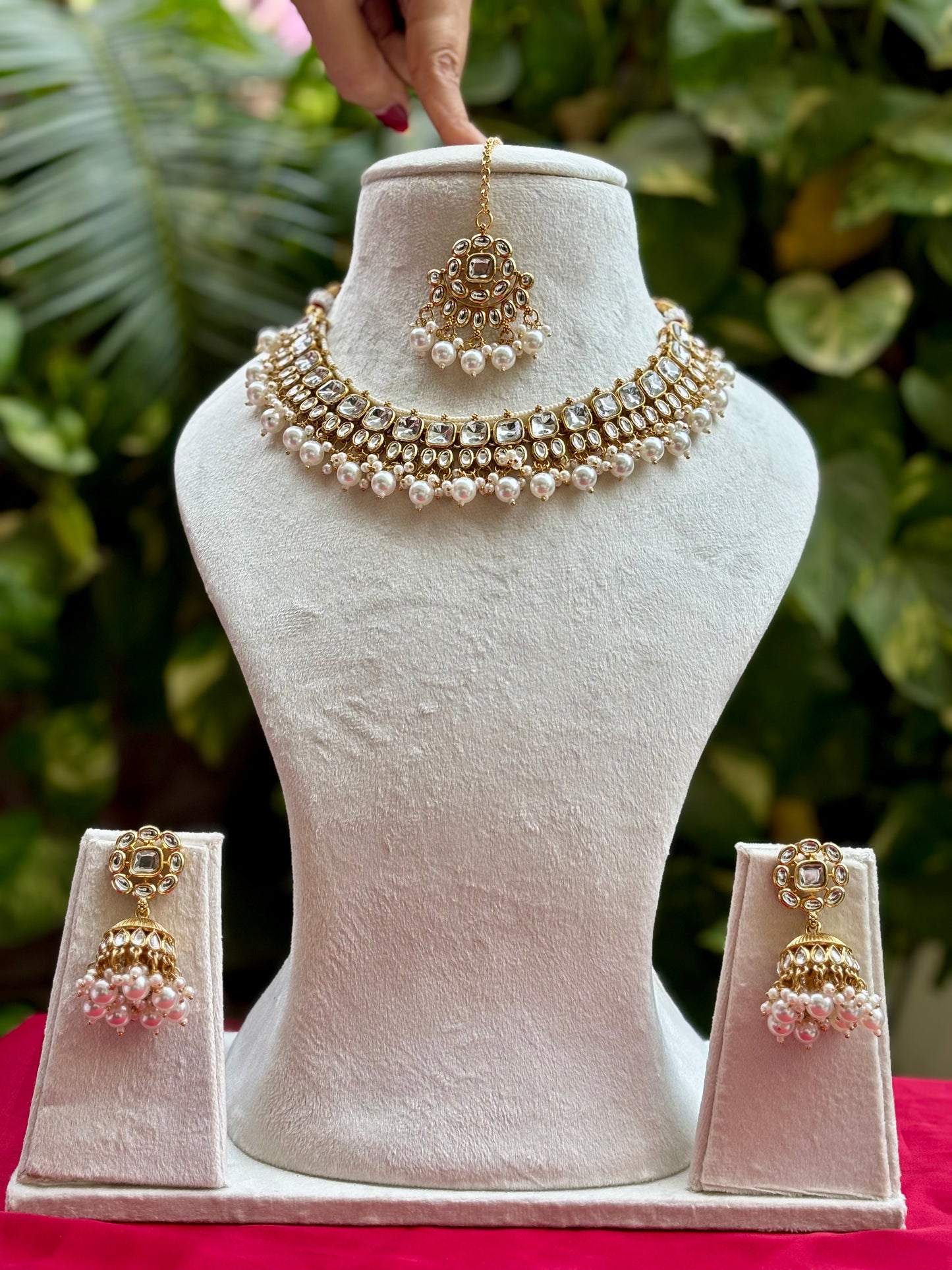 Ivory Charvi Kundan Jewellery Set