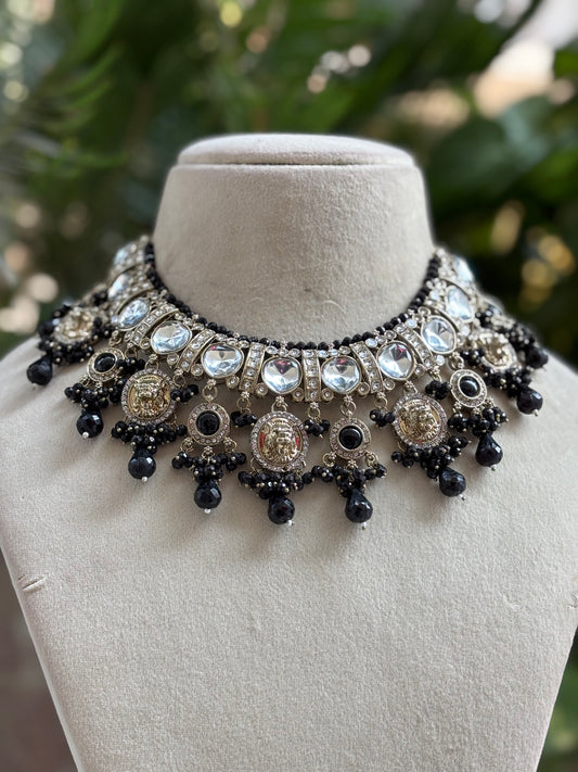 Black Shivin Kundan Jewellery Set