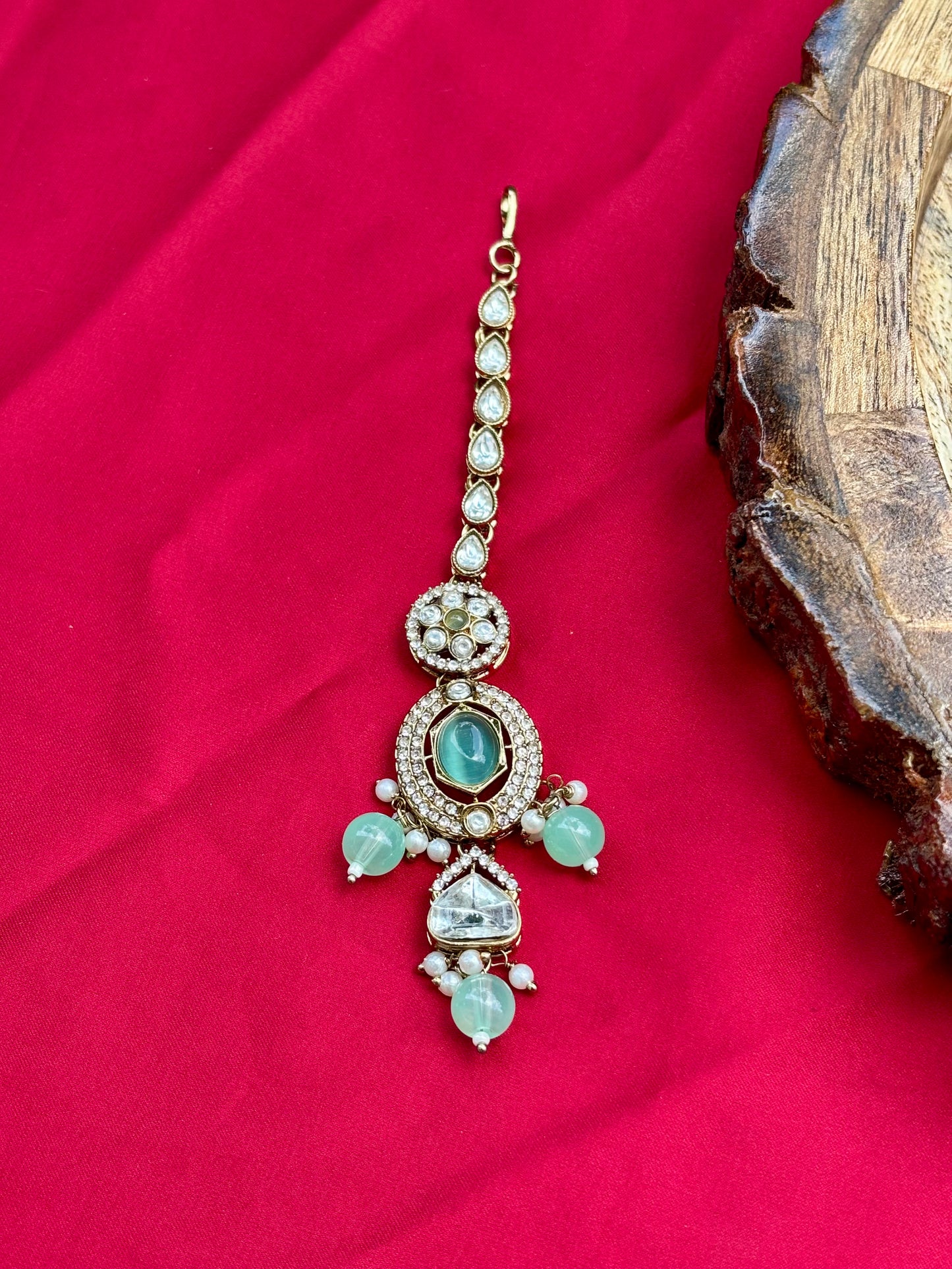 Mint Ena Kundan Jewellery Set