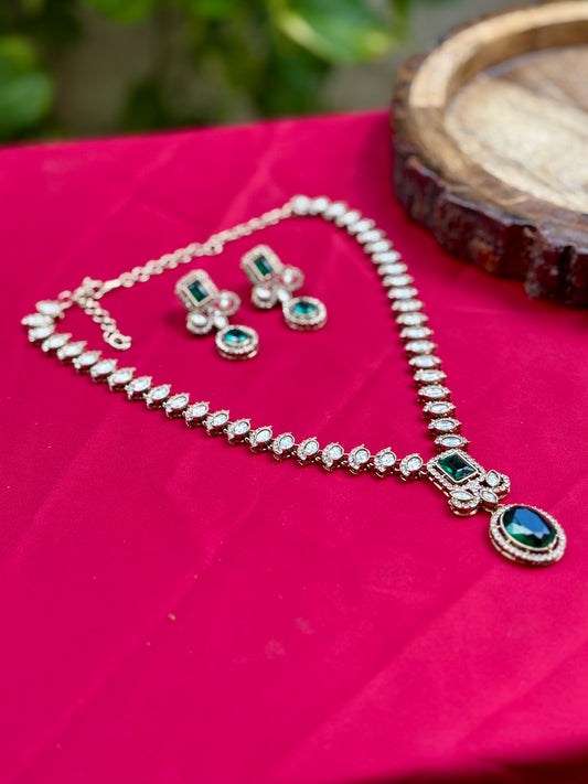 Emerald Nia Kundan Jewellery Set
