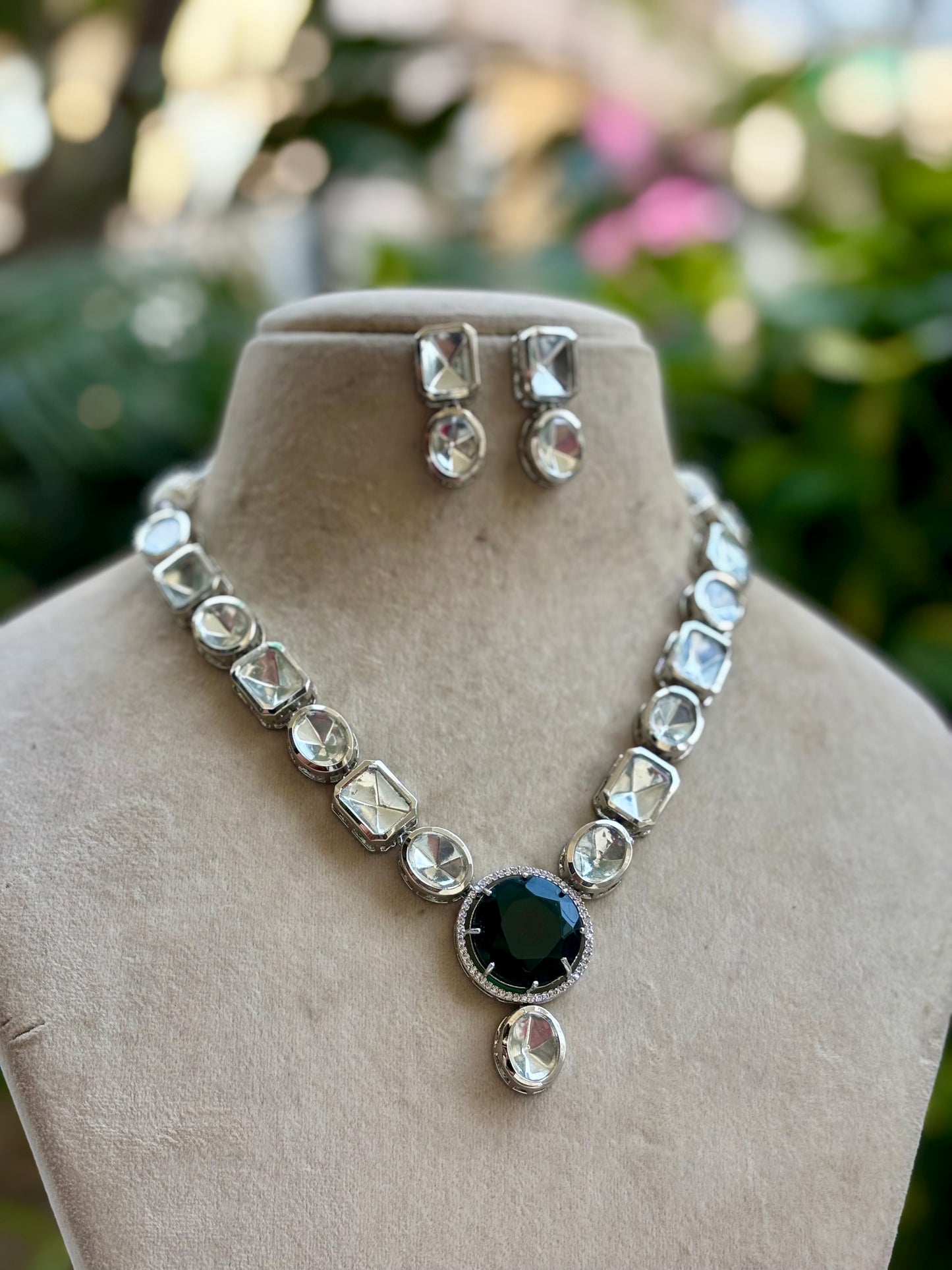 Amira Silver Kundan Jewellery Set