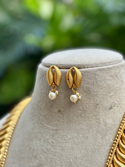 Gold Shivi Kundan Jewellery Set