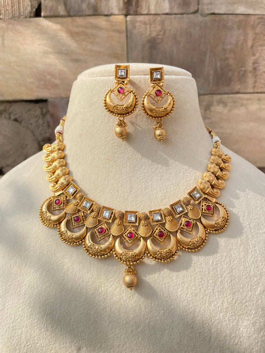 Golden Adhya Rajwadi Jewellery Set